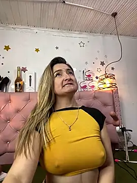 Snapshot of antonella87 chatting on December 2024 03:19:02 AM antonella87 online show from December 2024 03:19:02 AM