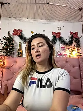 Snapshot of antonella87 chatting on December 2024 10:49:02 PM antonella87 online show from December 2024 10:49:02 PM