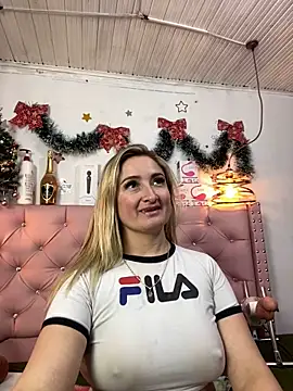Snapshot of antonella87 chatting on December 2024 10:34:02 PM antonella87 online show from December 2024 10:34:02 PM
