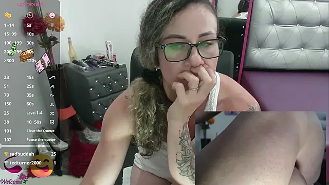 ViickySexy online show from March 2025 10:43:02 PM