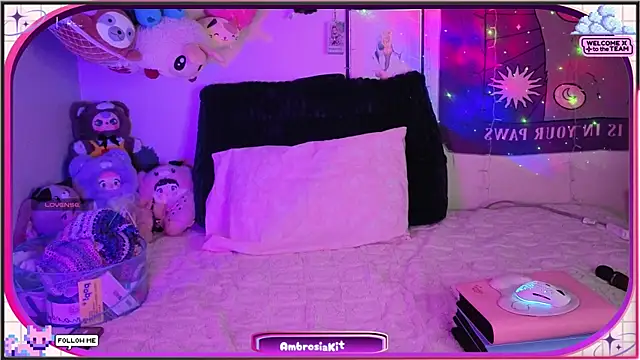 Snapshot of AmbrosiaKitty chatting on June 2026 11:05:01 AM AmbrosiaKitty online show from June 2026 11:05:01 AM