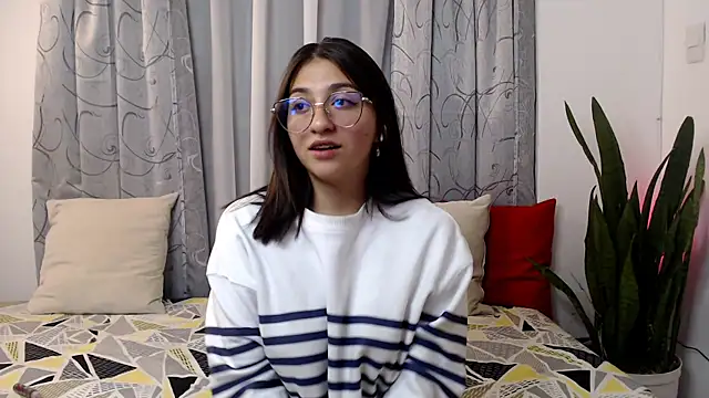 zoe moon18 online show from January 2025 03:45:01 AM