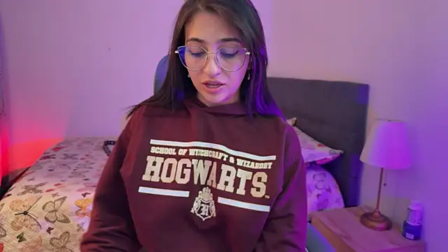 zoe moon18 online show from September 2025 02:48:02 AM