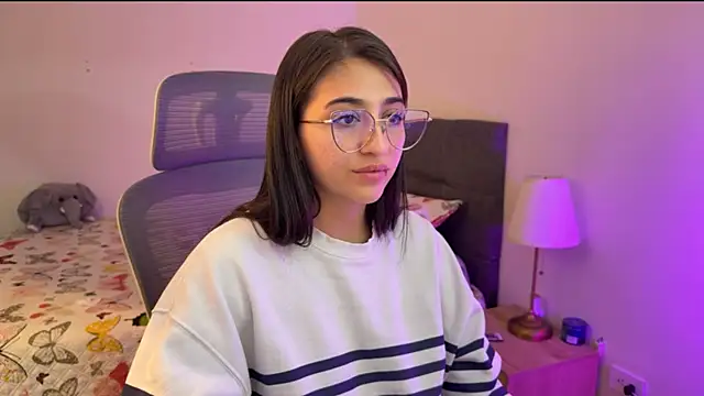 zoe moon18 online show from October 2025 03:48:01 AM