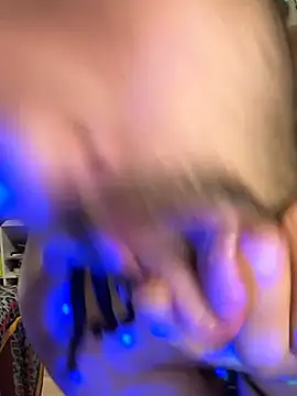 BobbyQ29 online show from November 2025 04:47:01 AM