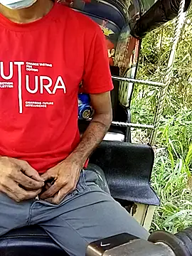 DulajThushara2468 online show from December 2025 03:26:02 AM