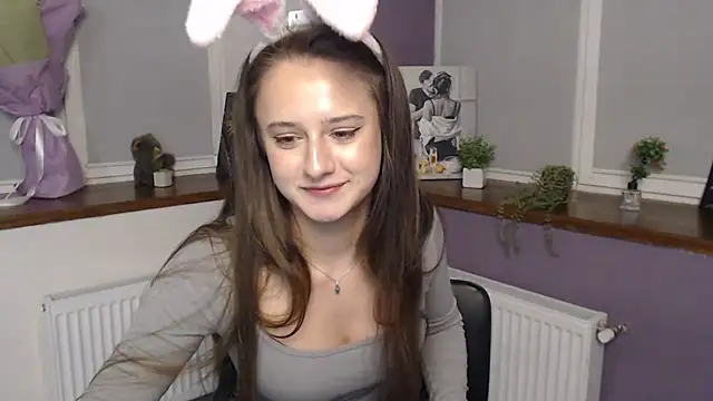 Snapshot of Caramel_bunny chatting on March 2025 04:31:02 PM Caramel bunny online show from March 2025 04:31:02 PM