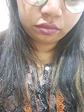 Ravina patil1 online show from February 2025 07:31:02 PM