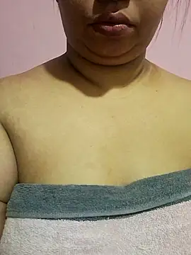 Ravina patil1 online show from April 2026 07:03:02 PM