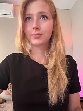 LunaRase online show from March 2026 08:29:01 AM