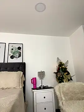 exoticcute online show from November 2025 05:35:02 PM