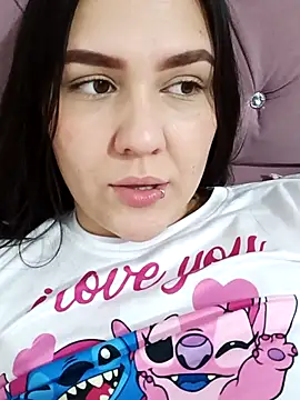 Ariakris online show from November 2025 08:51:01 PM