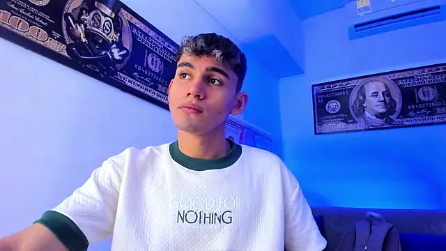 EstebanPerez  online show from December 2024 12:33:02 PM