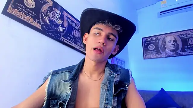 EstebanPerez  online show from December 2024 12:17:02 PM