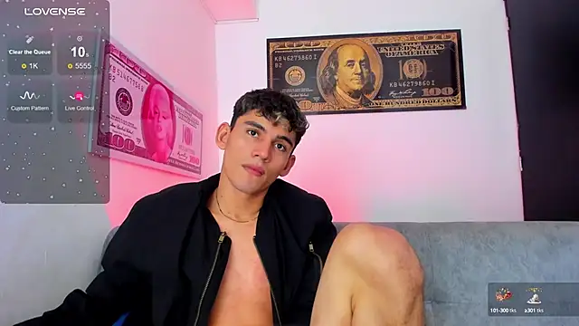 EstebanPerez  online show from December 2024 06:18:02 PM