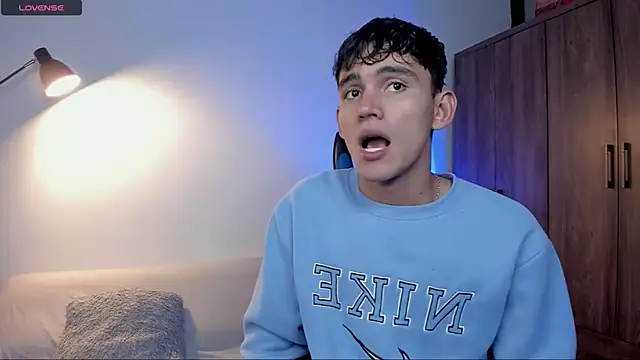 EstebanPerez  online show from February 2025 10:53:02 PM