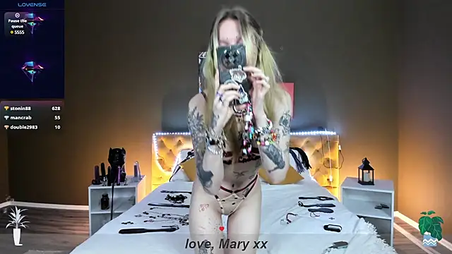 Snapshot of Mary_Xextra chatting on January 2025 03:58:02 AM Mary Xextra online show from January 2025 03:58:02 AM