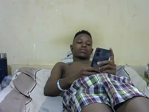 Snapshot of swthairydic chatting on October 2025 11:20:02 AM swthairydic online show from October 2025 11:20:02 AM