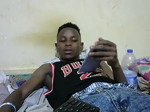 Snapshot of swthairydic chatting on November 2025 05:47:02 PM swthairydic online show from November 2025 05:47:02 PM