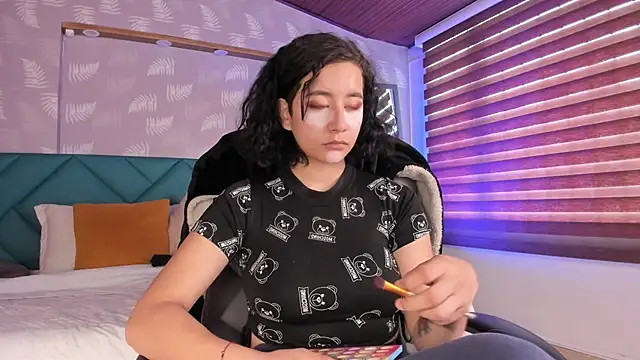 Moony 14 online show from September 2025 02:08:01 PM