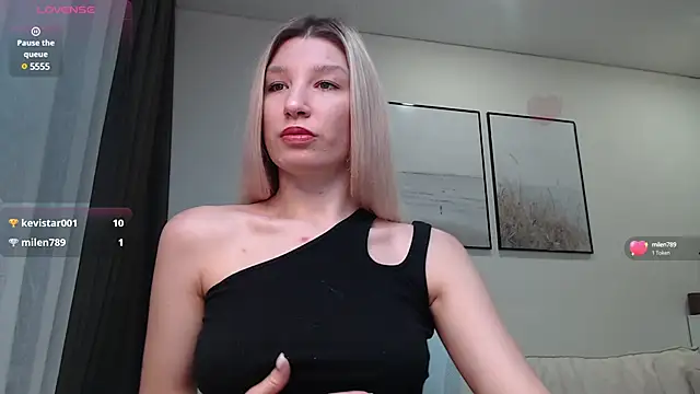Snapshot of Linaa_Land chatting on December 2024 09:39:01 AM Linaa Land online show from December 2024 09:39:01 AM