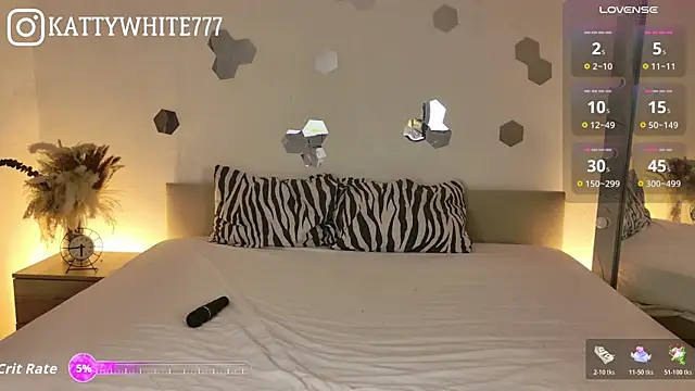 -KATTY- online show from October 2025 10:43:01 PM