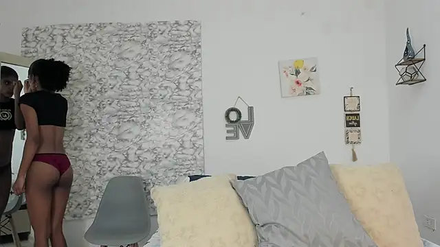 Canhela1 online show from June 2026 11:43:01 PM