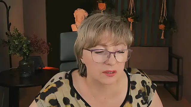 sugar vivien online show from December 2024 12:12:01 PM
