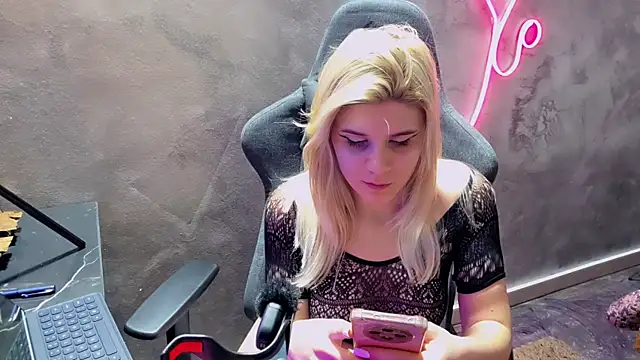 LeylaRosse online show from February 2026 07:49:01 AM