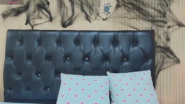 Veronica Tits online show from October 2025 03:37:01 AM