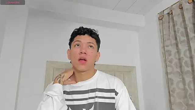 JulianRose 1 online show from December 2024 11:29:01 AM