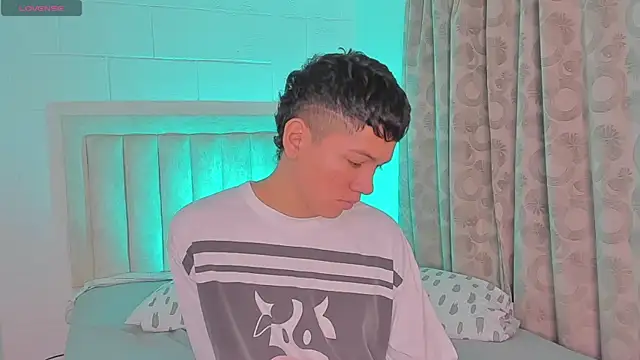 JulianRose 1 online show from January 2025 11:13:02 AM