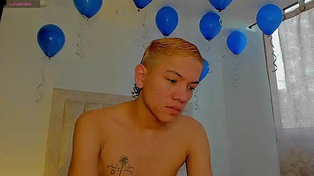 JulianRose 1 online show from October 2025 07:15:01 PM