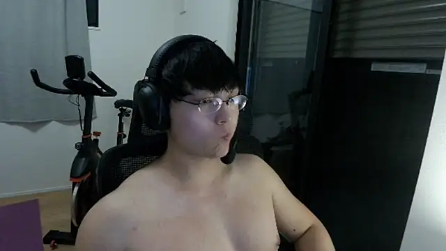 Snapshot of Tkcqcc chatting on September 2025 04:43:01 PM Tkcqcc online show from September 2025 04:43:01 PM