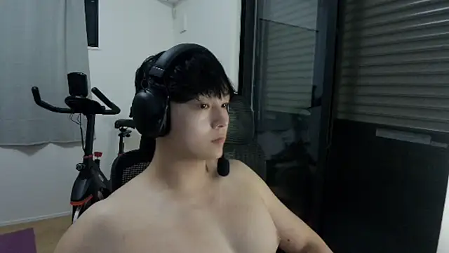 Snapshot of Tkcqcc chatting on September 2025 02:10:01 PM Tkcqcc online show from September 2025 02:10:01 PM