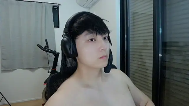 Snapshot of Tkcqcc chatting on October 2025 01:42:02 PM Tkcqcc online show from October 2025 01:42:02 PM