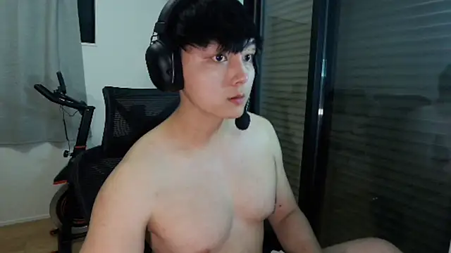 Snapshot of Tkcqcc chatting on October 2025 04:17:01 PM Tkcqcc online show from October 2025 04:17:01 PM