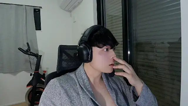 Snapshot of Tkcqcc chatting on October 2025 12:50:02 PM Tkcqcc online show from October 2025 12:50:02 PM