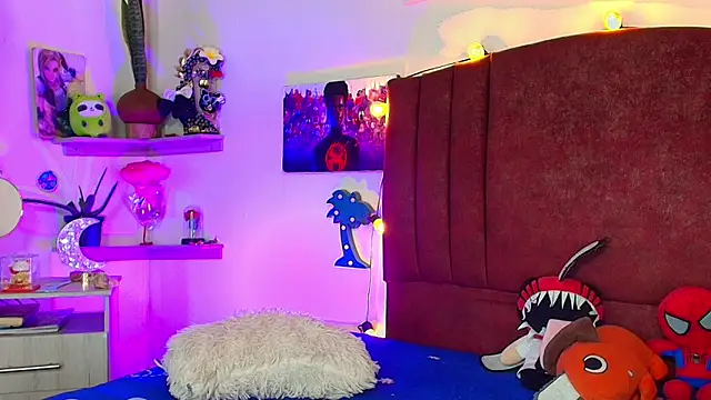 alisson zafiro  online show from April 2026 06:19:01 AM