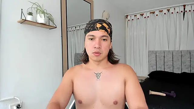 Valerioe online show from March 2025 07:54:01 PM