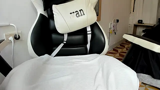 Valerioe online show from September 2025 01:59:02 PM