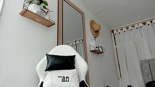 Valerioe online show from September 2025 02:22:02 PM