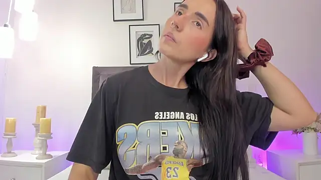 helen mooree online show from March 2026 01:23:02 PM