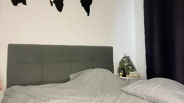 Embersweetbunny online show from December 2024 09:50:02 AM