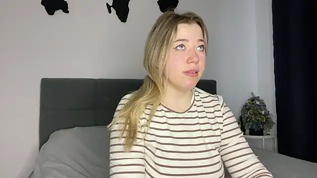 Embersweetbunny online show from January 2025 09:39:01 AM
