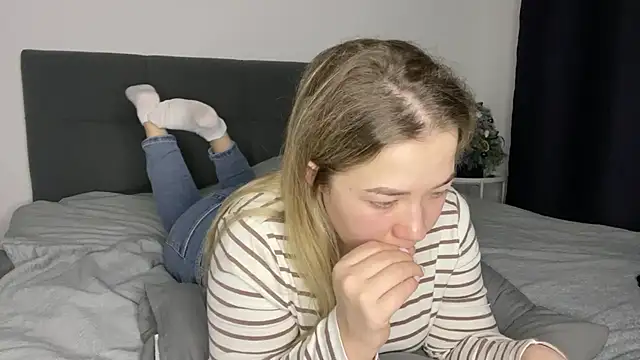 Embersweetbunny online show from January 2025 03:46:02 PM