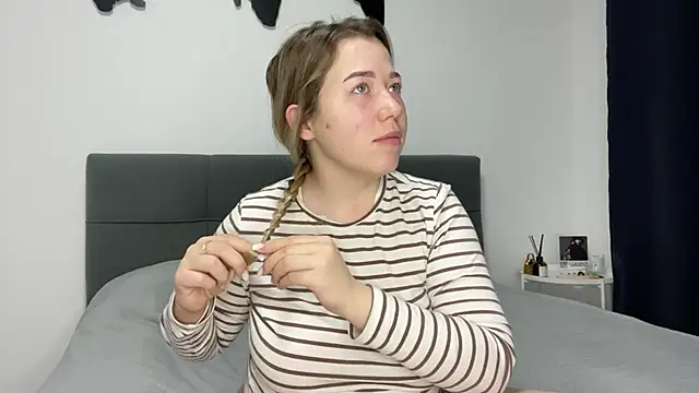 Embersweetbunny online show from January 2025 06:03:02 AM