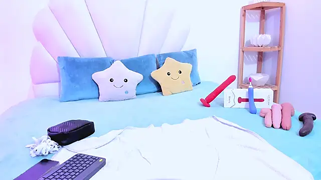 Lizzie Williams  online show from September 2025 03:08:02 AM