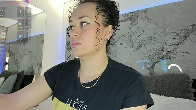 LIZ HOLMES online show from September 2025 10:20:02 AM