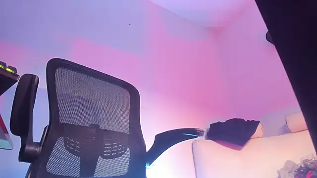 s sven03 online show from December 2025 12:18:01 AM